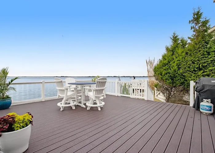 Madison Waterfront Holiday home *