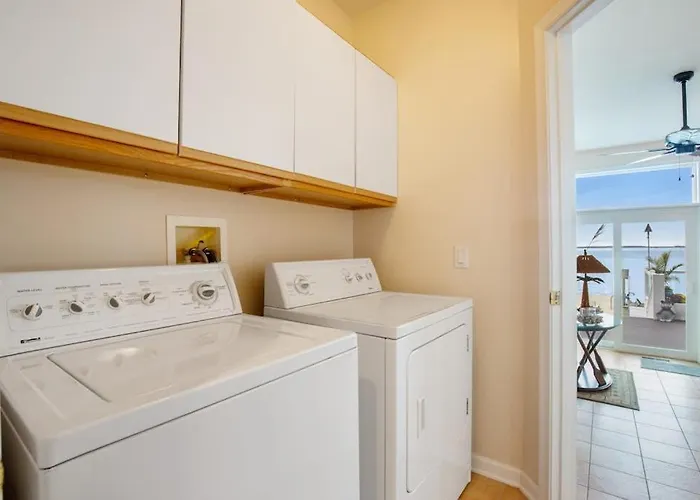 Madison Waterfront Holiday home *